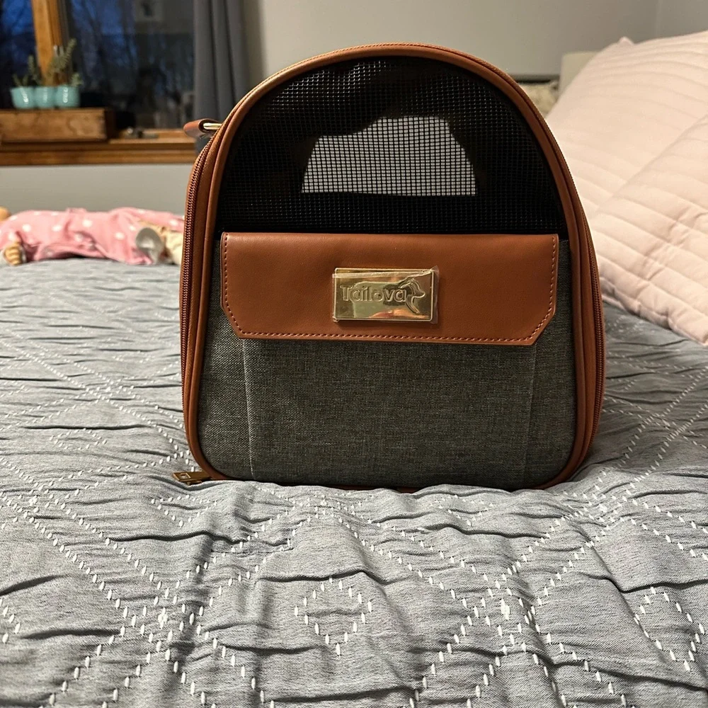 Brand new airline approved pet carrier